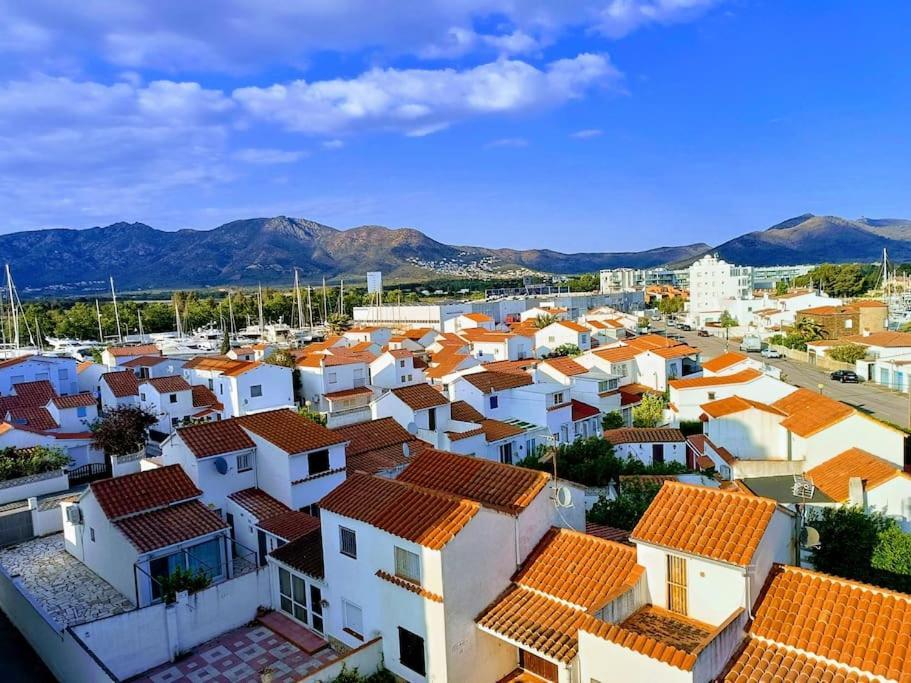 Estudio Con Vistas, Roses Exterior foto
