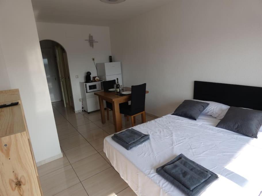 Estudio Con Vistas, Roses Exterior foto